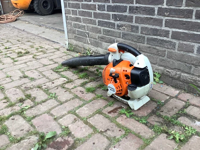 Stihl bg86 bladblazer - afbeelding 1 van  2