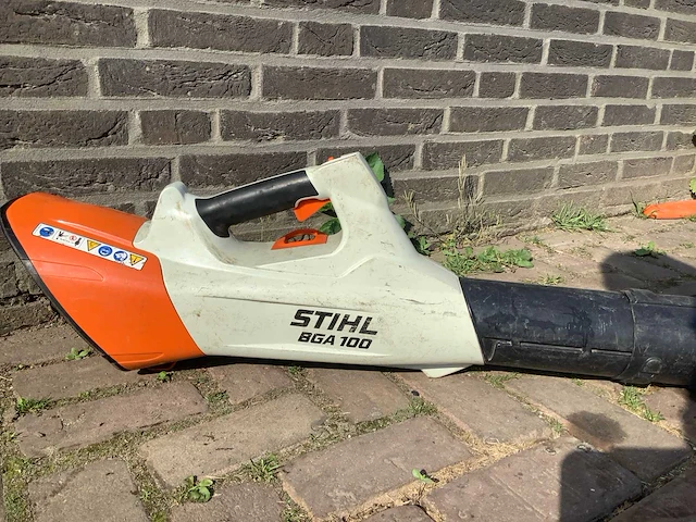 Stihl bga100 bladblazer - afbeelding 2 van  3