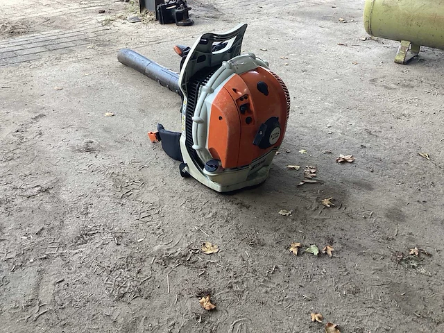 Stihl br 600 bladblazer - afbeelding 2 van  7