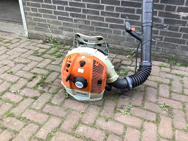 Stihl br600 bladblazer - afbeelding 2 van  3