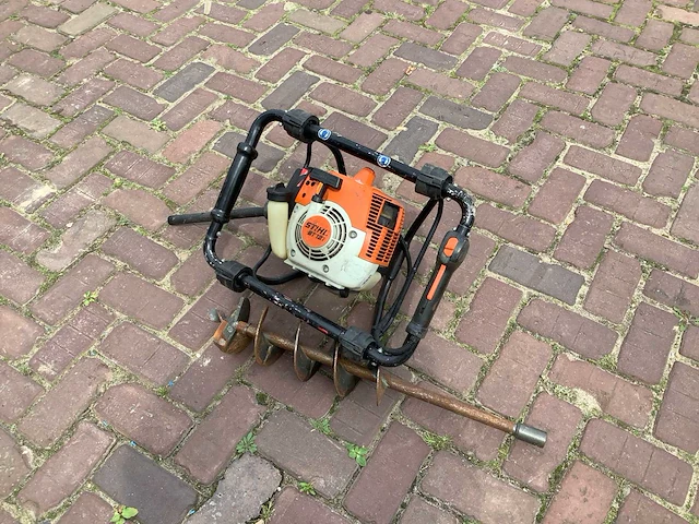 Stihl bt121 grondboor - afbeelding 1 van  2