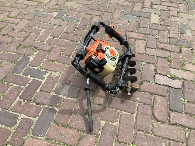 Stihl bt121 grondboor - afbeelding 2 van  2