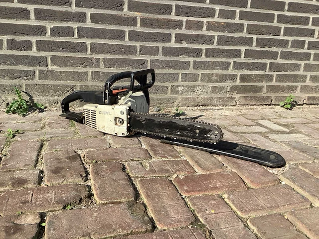 Stihl d12 av kettingzaag - afbeelding 1 van  4