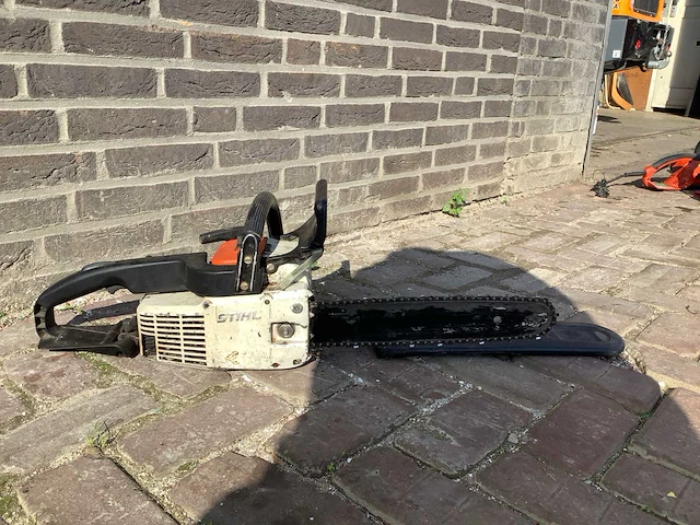 Stihl d12 av kettingzaag - afbeelding 2 van  4
