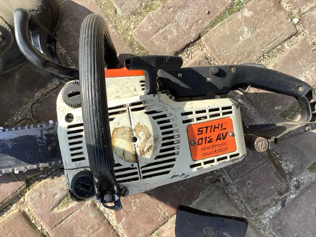 Stihl d12 av kettingzaag - afbeelding 4 van  4