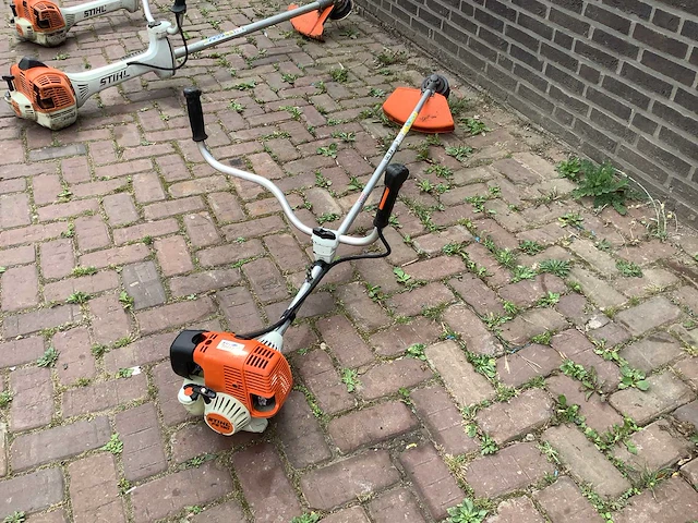 Stihl fs130 bosmaaier - afbeelding 1 van  4
