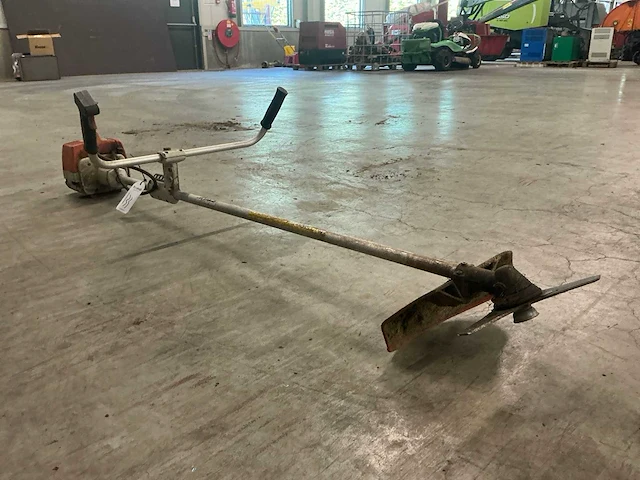 Stihl fs220 bosmaaier - afbeelding 3 van  4