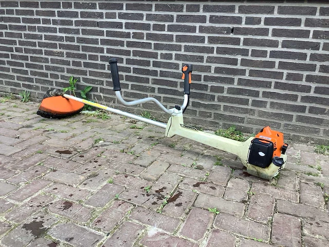 Stihl fs300 bosmaaier - afbeelding 1 van  5
