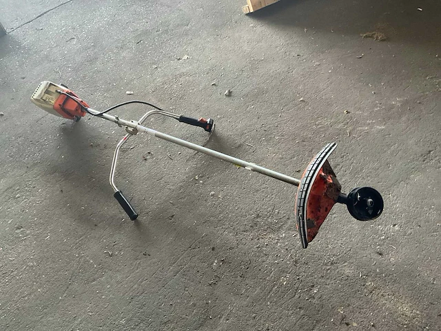 Stihl fs44 bosmaaier - afbeelding 2 van  3