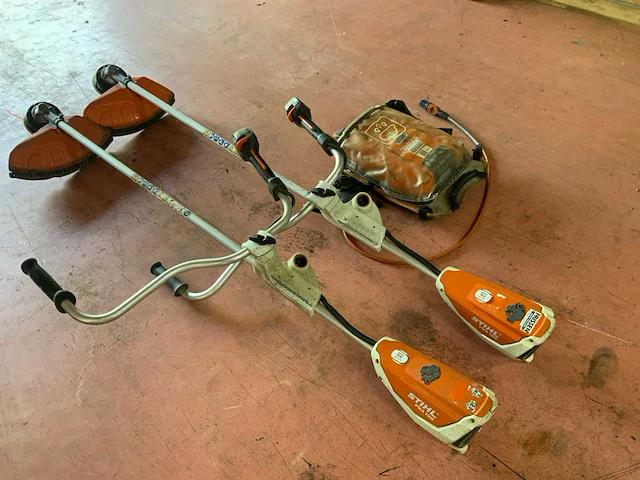 Stihl fsa130 en ar3000 accu bosmaaier (2x) - afbeelding 2 van  11