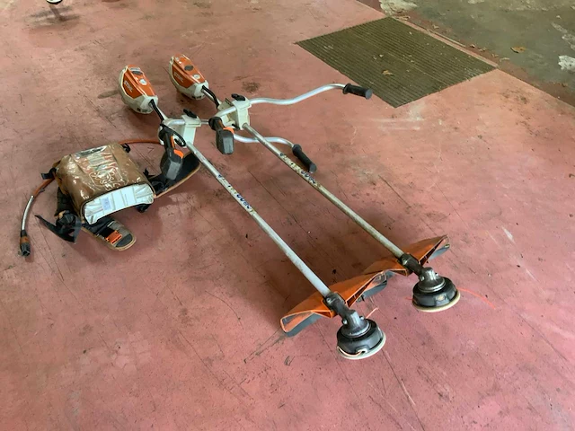Stihl fsa130 en ar3000 accu bosmaaier (2x) - afbeelding 3 van  11