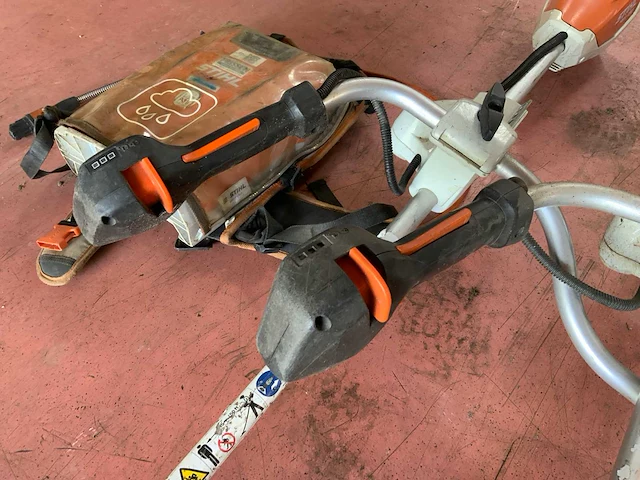 Stihl fsa130 en ar3000 accu bosmaaier (2x) - afbeelding 6 van  11