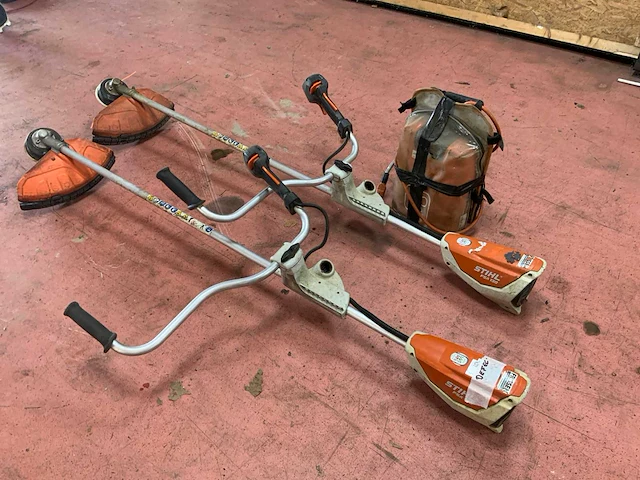Stihl fsa130 en ar3000 accu bosmaaier - afbeelding 1 van  9