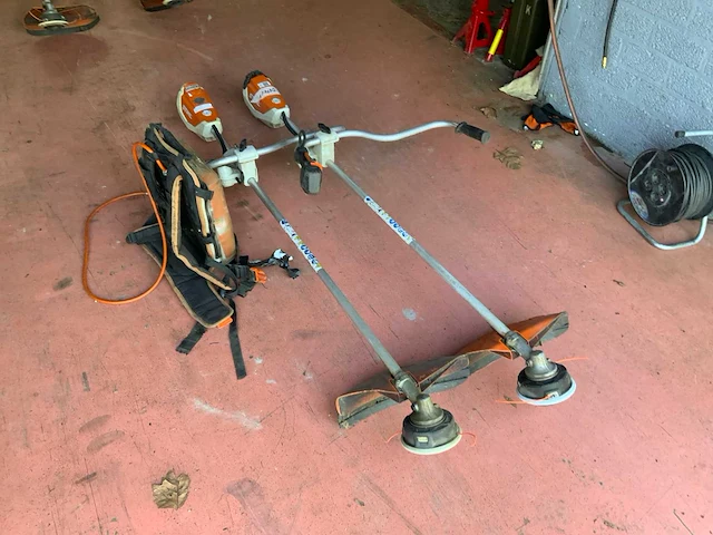 Stihl fsa130 en ar3000 accu bosmaaier - afbeelding 3 van  11
