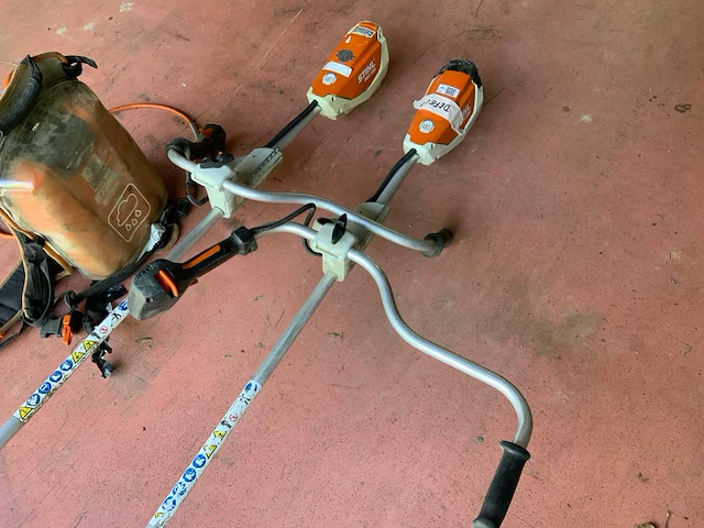 Stihl fsa130 en ar3000 accu bosmaaier - afbeelding 6 van  11
