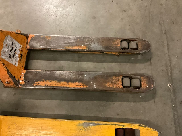 Stihl hand hydraulische palletwagen - afbeelding 2 van  6