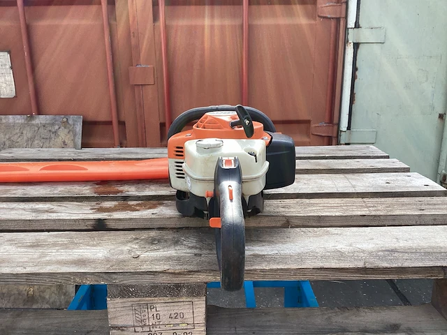 Stihl hs 82 r 60 cm heggenschaar - afbeelding 4 van  5