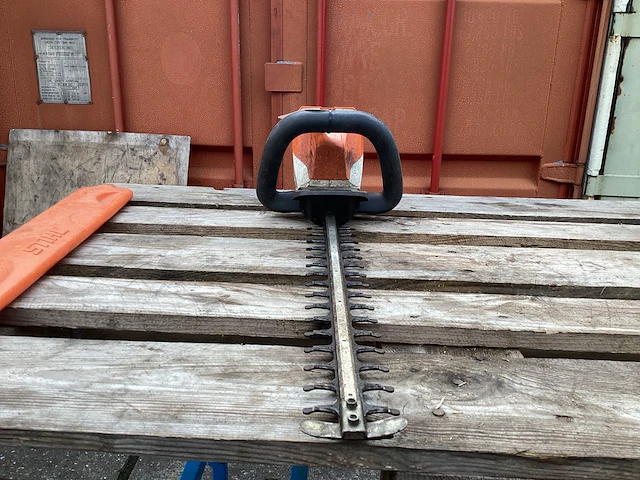 Stihl hsa 56 heggenschaar - afbeelding 2 van  5