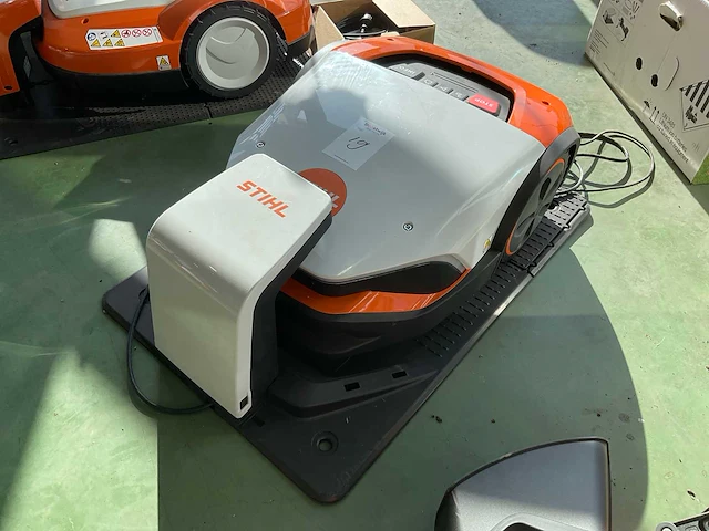 Stihl imow 5 robotmaaier - afbeelding 1 van  4