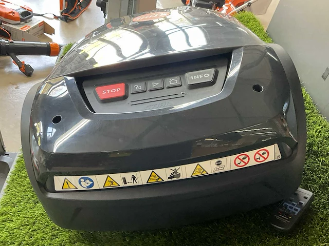 Stihl imow® 5evo robotmaaier - afbeelding 12 van  12