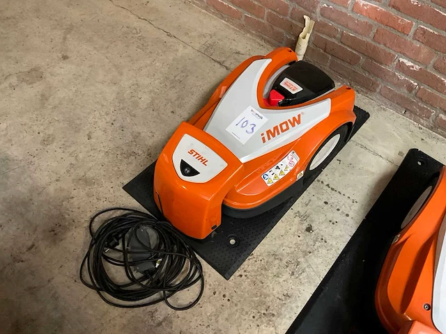Stihl imow rmi 422 pc robotmaaier - afbeelding 1 van  7