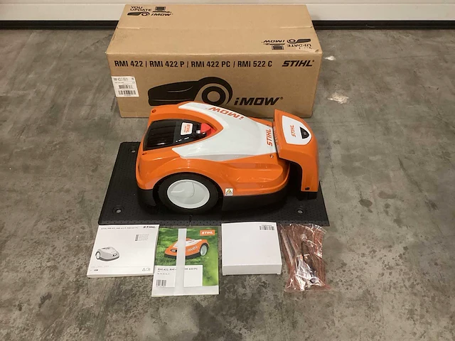 Stihl imow rmi 422 robotgrasmaaier - afbeelding 1 van  4