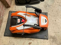 Stihl imow rmi 422 robotmaaier - afbeelding 1 van  5