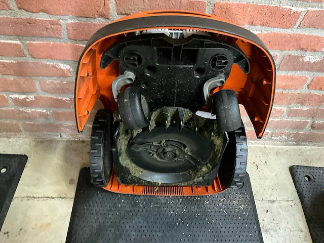 Stihl imow rmi 422 robotmaaier - afbeelding 5 van  5