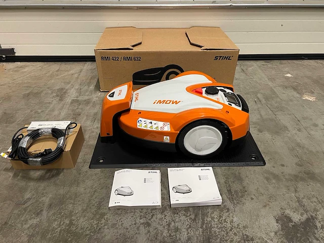 Stihl imow rmi 632 p robotmaaier - afbeelding 1 van  7