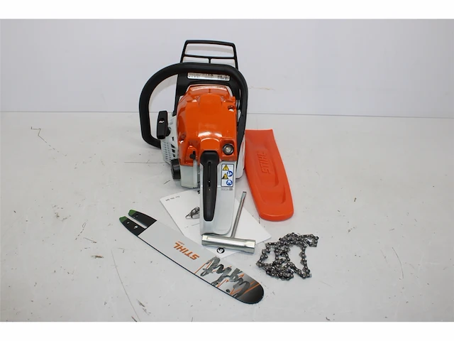 Stihl kettingzaag benzine ms 162 c-be 30 cm 61 pmm3 11482000001 - afbeelding 2 van  2