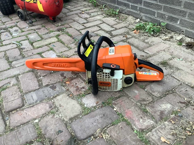 Stihl ms023 kettingzaag - afbeelding 2 van  2