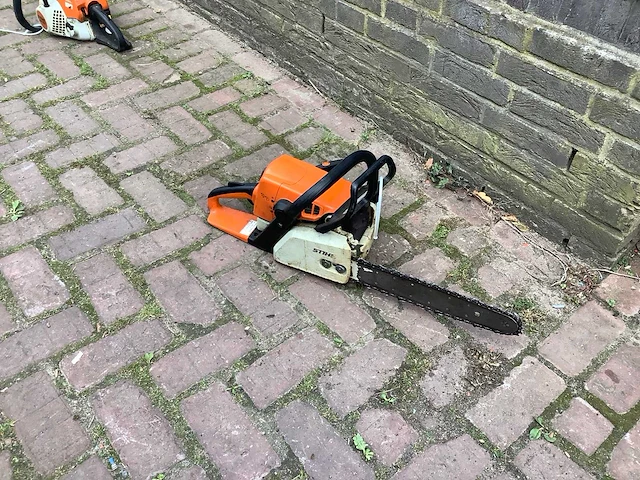 Stihl ms250 kettingzaag - afbeelding 3 van  3