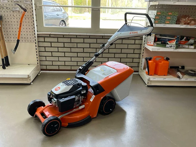 Stihl rm 448.3 t grasmaaier - afbeelding 1 van  8