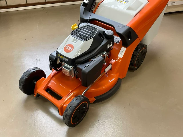 Stihl rm 448.3 t grasmaaier - afbeelding 4 van  8