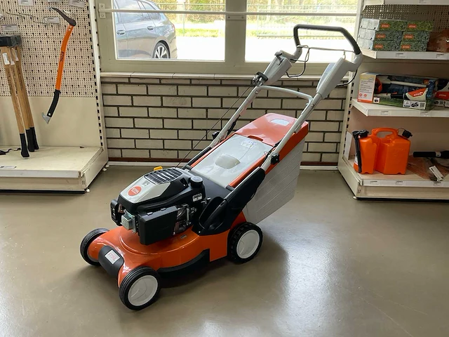 Stihl rm 545 v grasmaaier - afbeelding 1 van  8