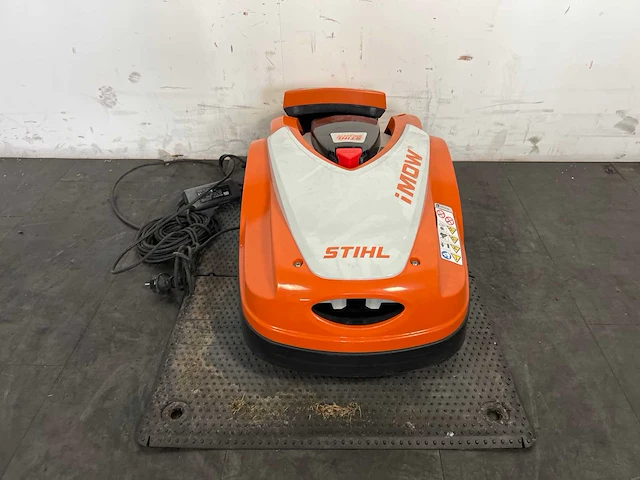 Stihl rmi 422.2 robotmaaier - afbeelding 2 van  4