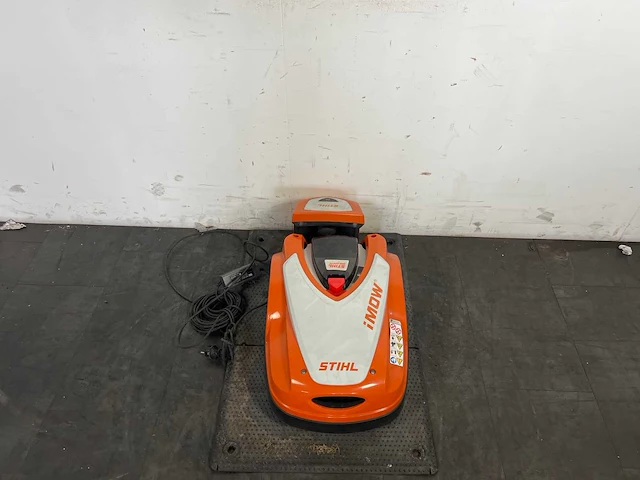 Stihl rmi 422.2 robotmaaier - afbeelding 3 van  4