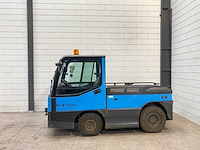 Still - 2009 - r07-25 - industriële trekker - afbeelding 1 van  13