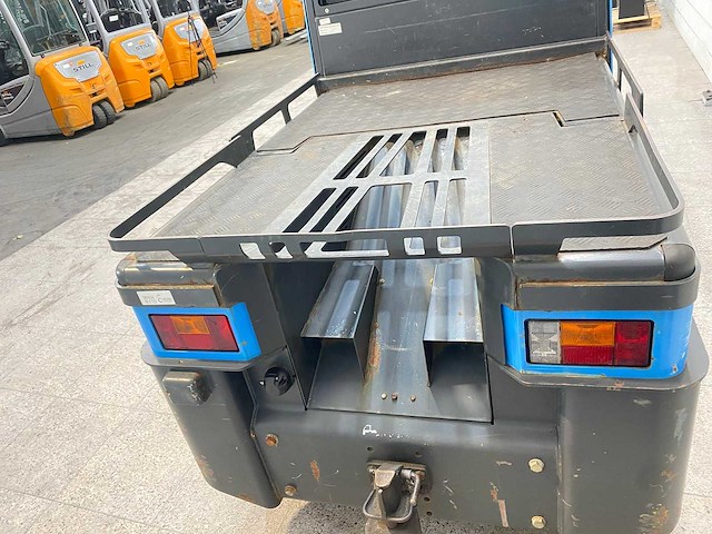 Still - 2009 - r07-25 - industriële trekker - afbeelding 9 van  13