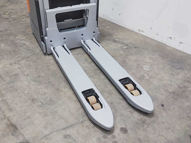 Still - 2020 - exd 18l - stapelaar - afbeelding 2 van  12