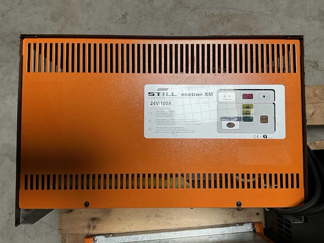 Still - 24v 100a - acculaders - 2017 - afbeelding 1 van  2