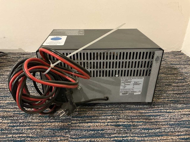 Still - 24v 16a - acculaders - 2017 - afbeelding 2 van  3