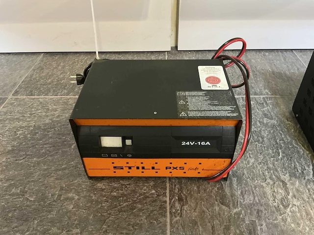 Still - 24v 16a - acculaders - 2020 - afbeelding 1 van  3