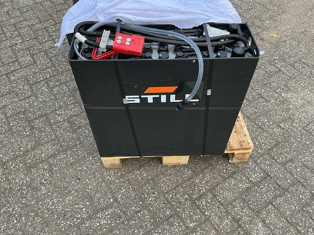 Still - 24v 250ah - acculaders - 2017 - afbeelding 1 van  4