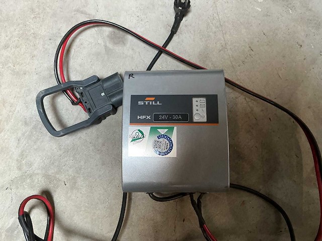Still - 24v 30a - acculaders - 2020 - afbeelding 1 van  2