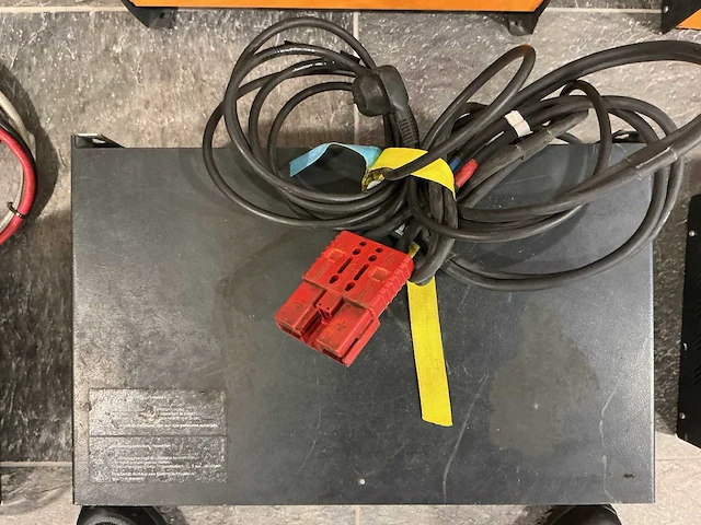 Still - 24v 35a - acculaders - 2008 - afbeelding 2 van  3