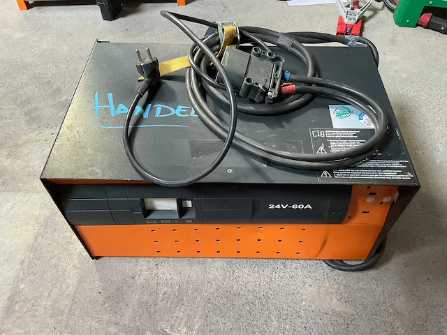 Still - 24v 60a - acculaders - 2014 - afbeelding 1 van  2
