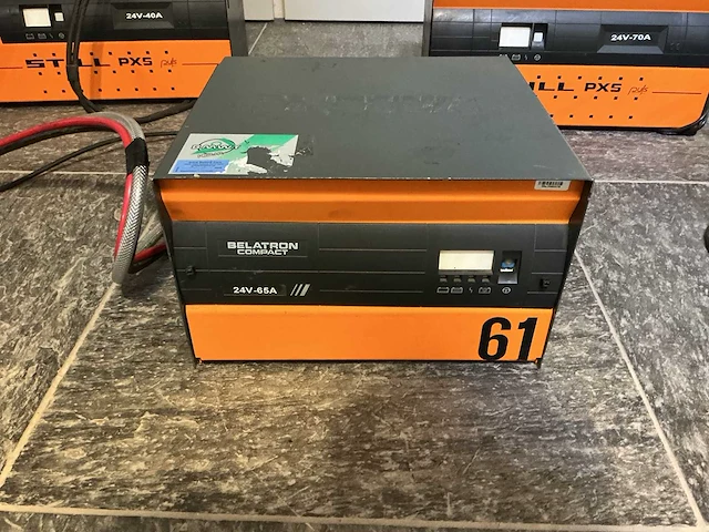 Still - 24v 65a - acculaders - 2011 - afbeelding 1 van  3