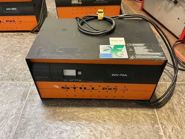 Still - 24v 70a - acculaders - 2018 - afbeelding 1 van  3