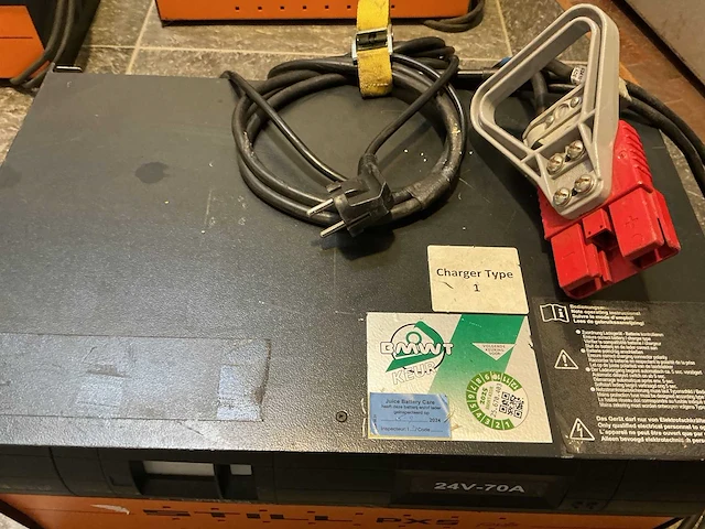 Still - 24v 70a - acculaders - 2018 - afbeelding 2 van  3